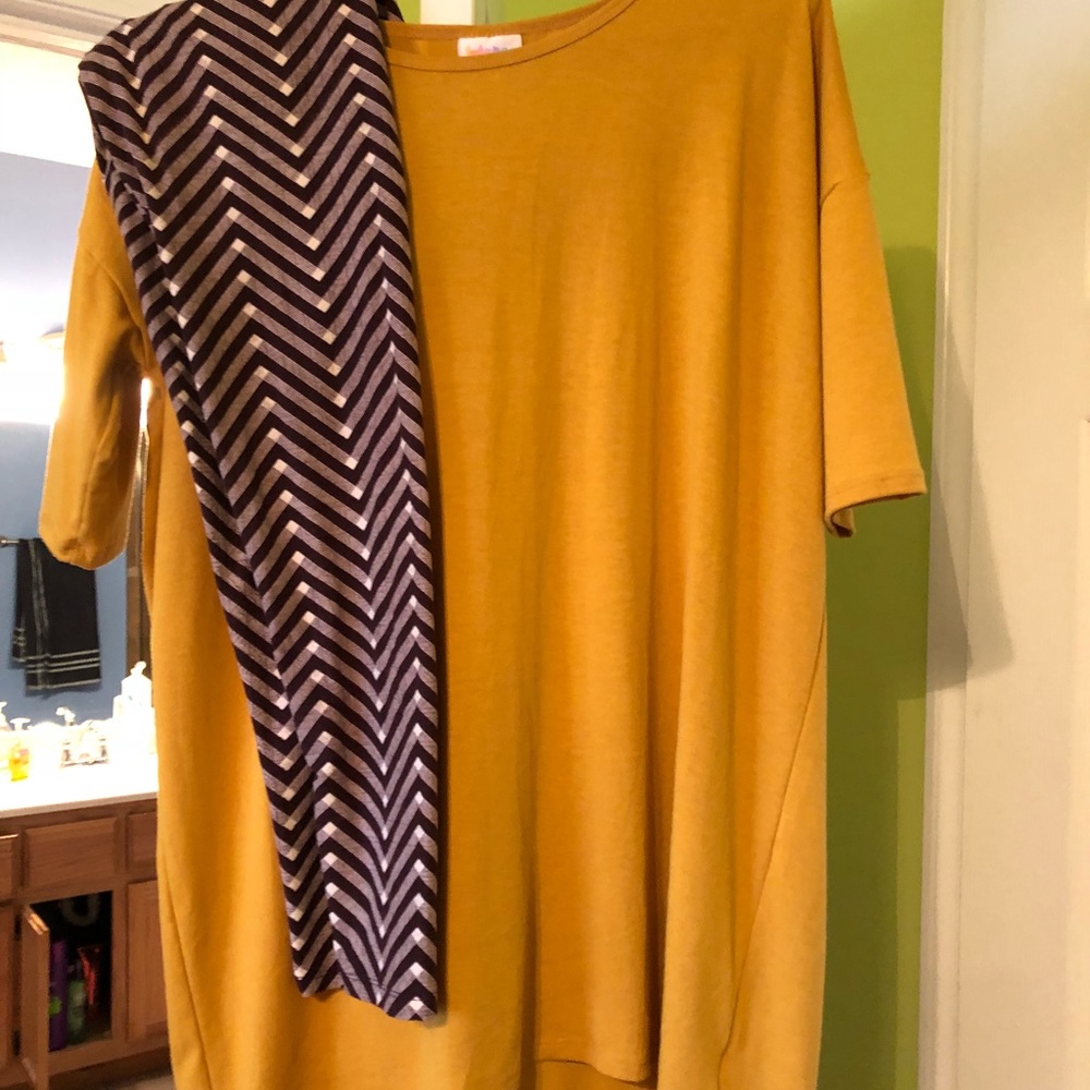 Women’s top/leggings set